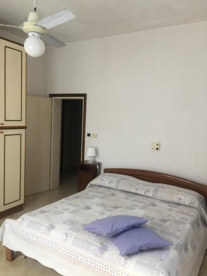 La Casa Di Clara Ombrellone Con 2 Lettini Al Lido San Giuliano Gratis E Parcheggio Privato Gratis Lägenhet Rimini Exteriör bild