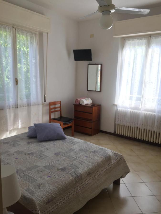 La Casa Di Clara Ombrellone Con 2 Lettini Al Lido San Giuliano Gratis E Parcheggio Privato Gratis Lägenhet Rimini Exteriör bild