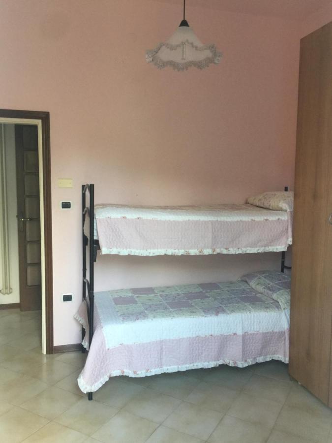 La Casa Di Clara Ombrellone Con 2 Lettini Al Lido San Giuliano Gratis E Parcheggio Privato Gratis Lägenhet Rimini Exteriör bild